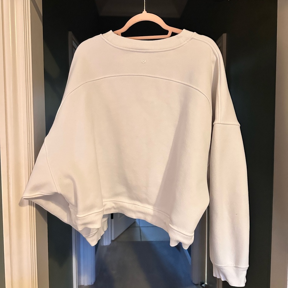 LULULEMON OVERSIZED CREWNECK
SIZE 8